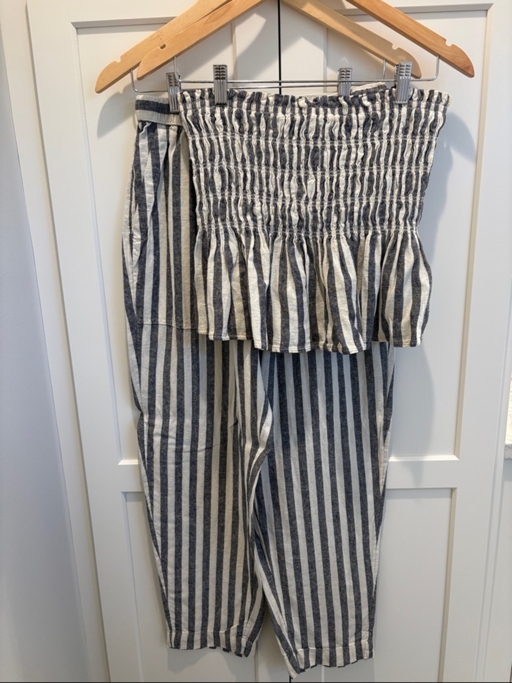 Universal Thread Linen Navy & White Striped Smocked top and pants